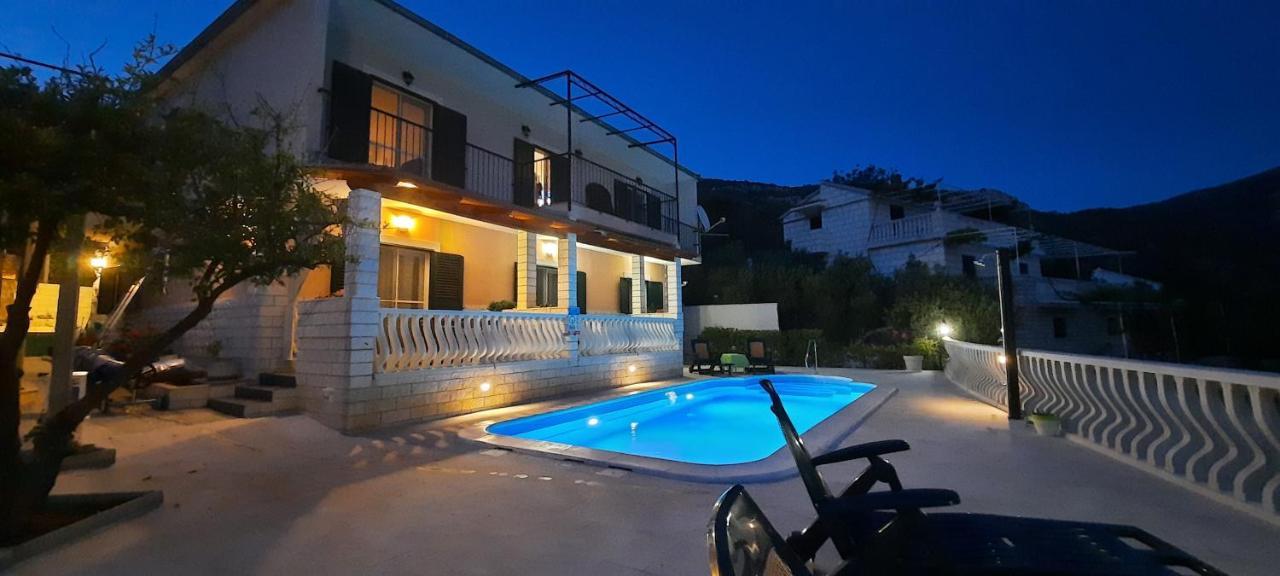 Apartments Suho Komiza Bagian luar foto