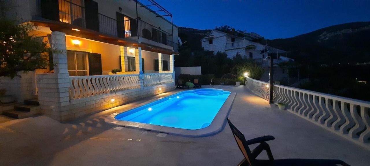 Apartments Suho Komiza Bagian luar foto